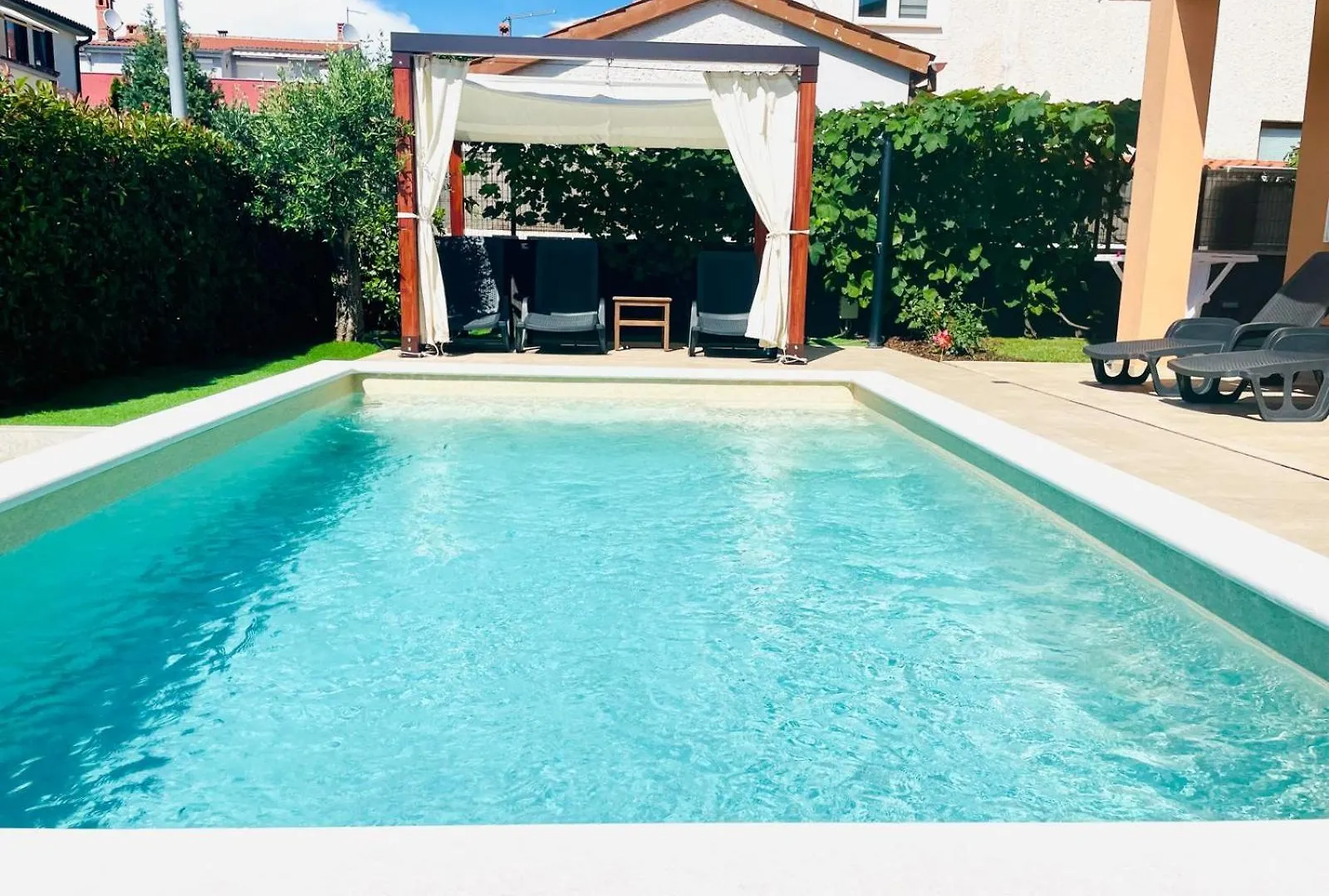Boutique Apartment With Private Pool For Your Exclusive Use Novigrad Istria